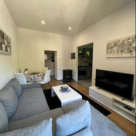 Apartment Eva Pula Exteriör bild